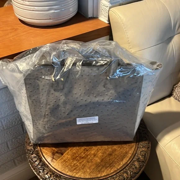 Large Ostrich East West Shopper - Picture 11 of 13